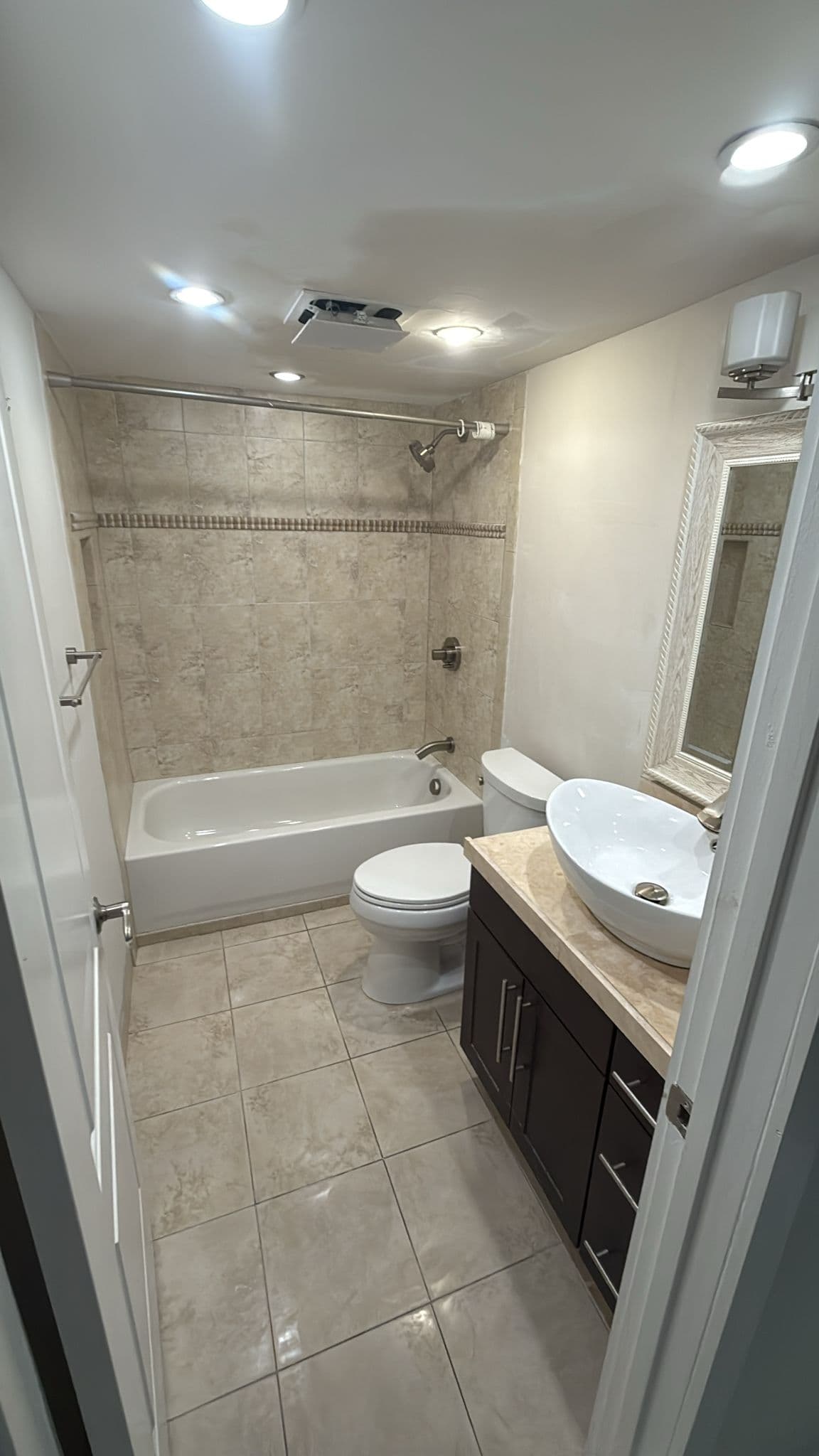 Detail mosaic tile in a finished bathroom